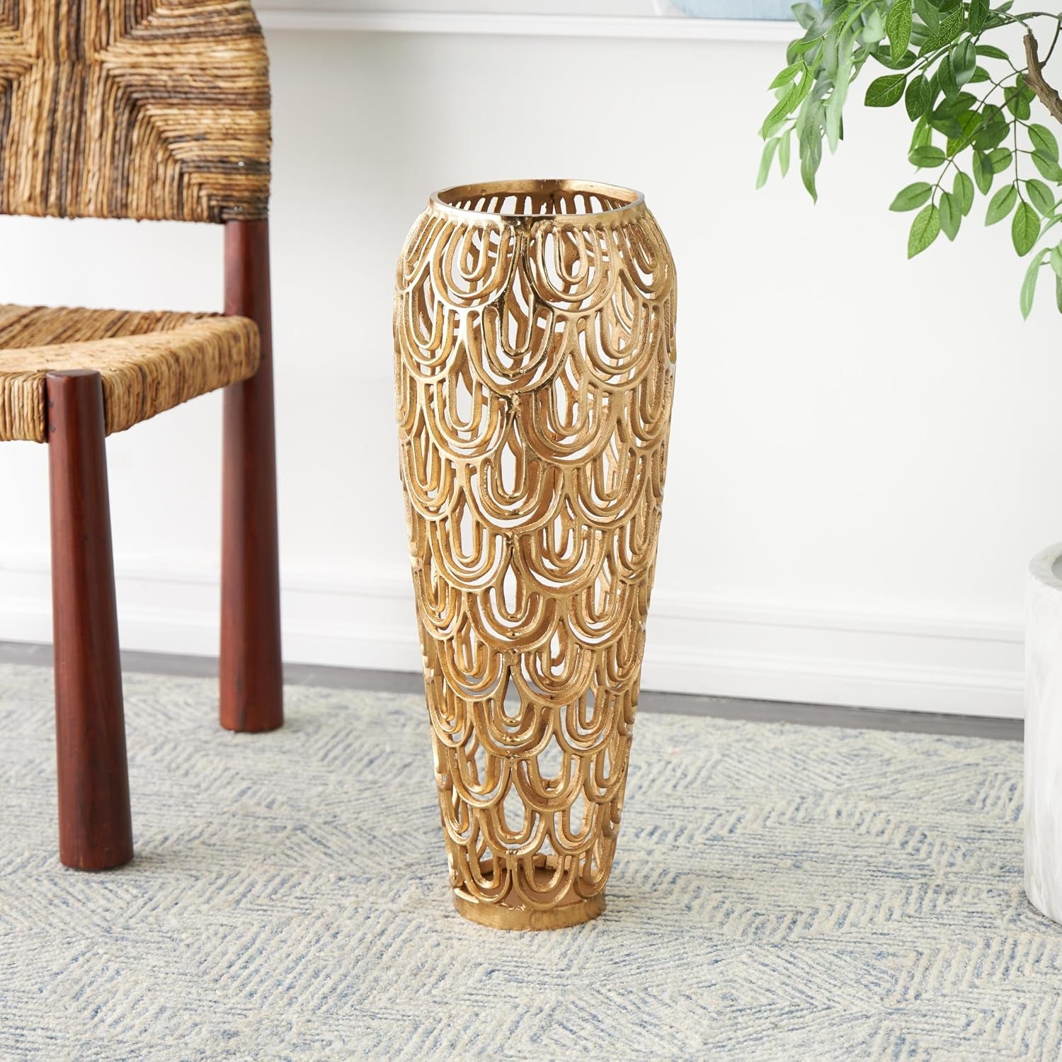 Deco 79 Aluminum Metal Geometric Decorative Vase Art Deco Inspired Arched Centerpiece Vase, Vase for Home Decoration 9" X 10" X 25", Gold